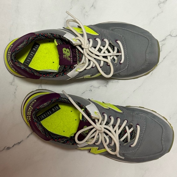 Women’s New Balance 574 Sneakers size 8 - worn once - Picture 3 of 8